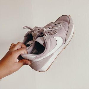 women's nike sneakers